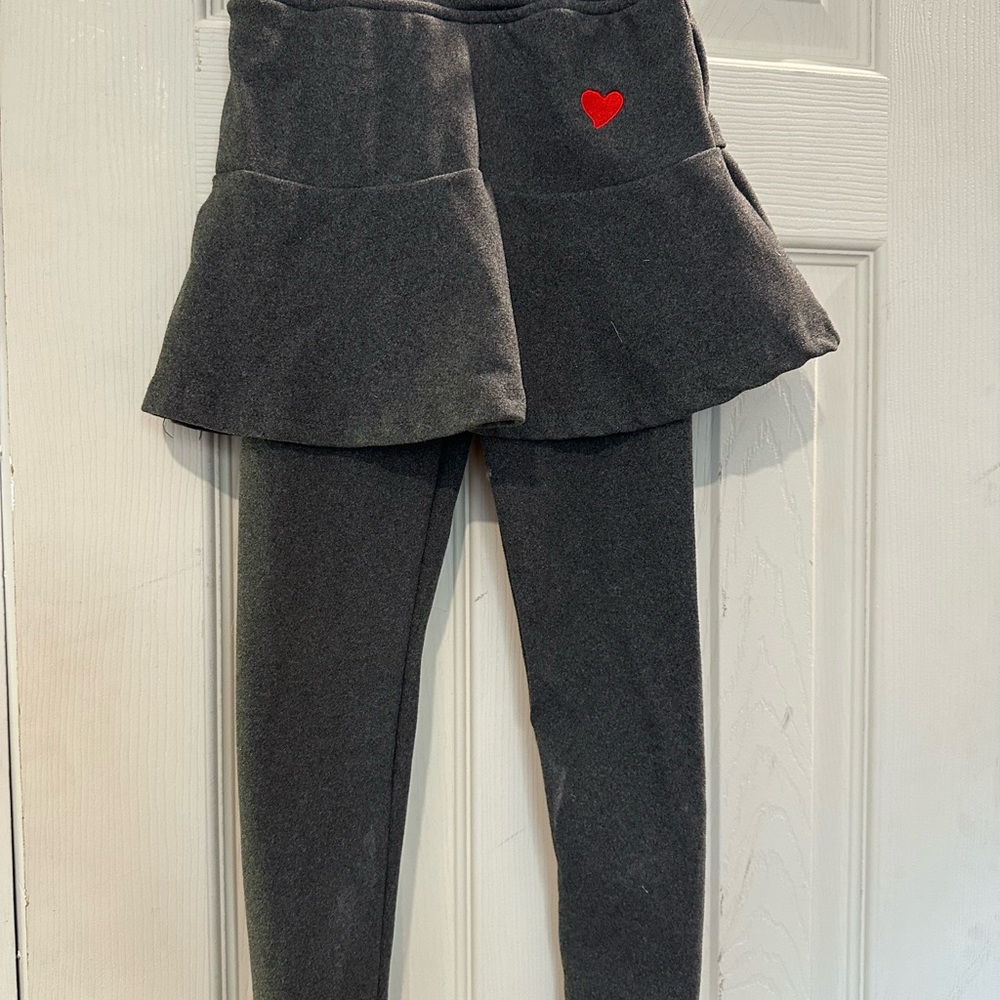Gray Kids Skirted Leggings with Red Heart 4-5t